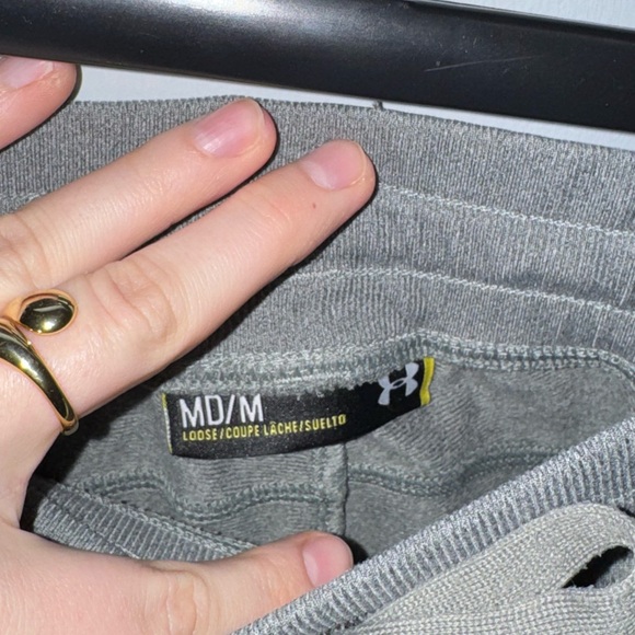 Under Armour Men's Loose Gray Athletic Sportstyle Tricot Joggers Size Medium - Picture 4 of 5